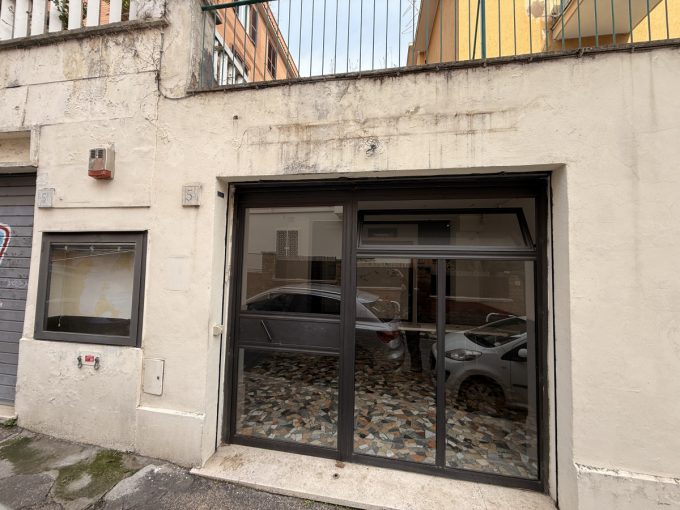 LOCALE COMMERCIALE IN AFFITTO – MONTEVERDE