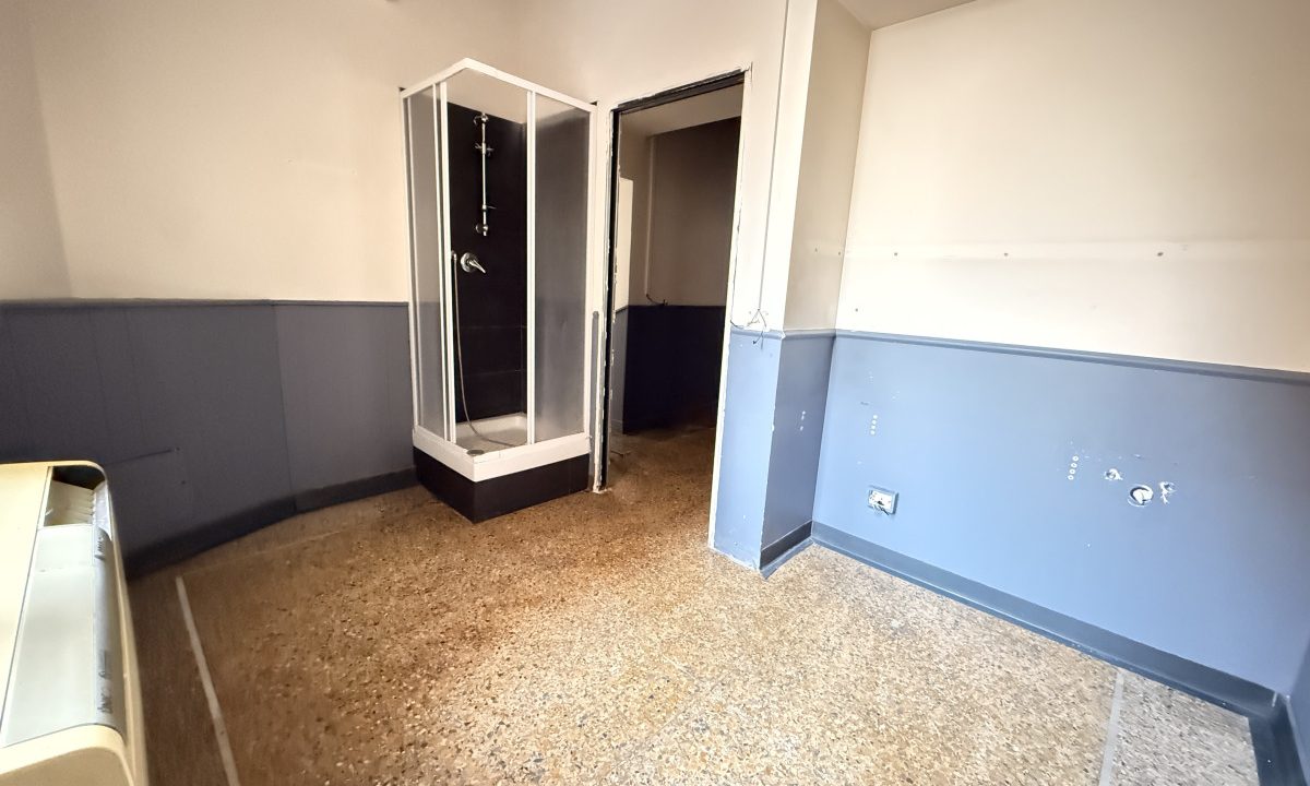 LOCALE COMMERCIALE IN AFFITTO – MONTEVERDE