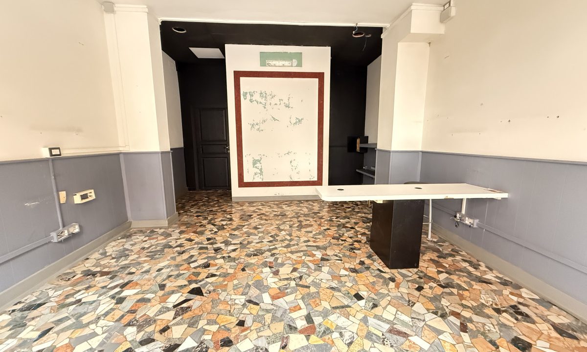 LOCALE COMMERCIALE IN AFFITTO – MONTEVERDE