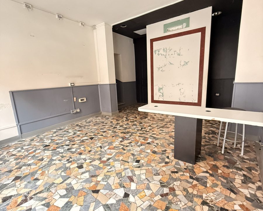 LOCALE COMMERCIALE IN AFFITTO – MONTEVERDE