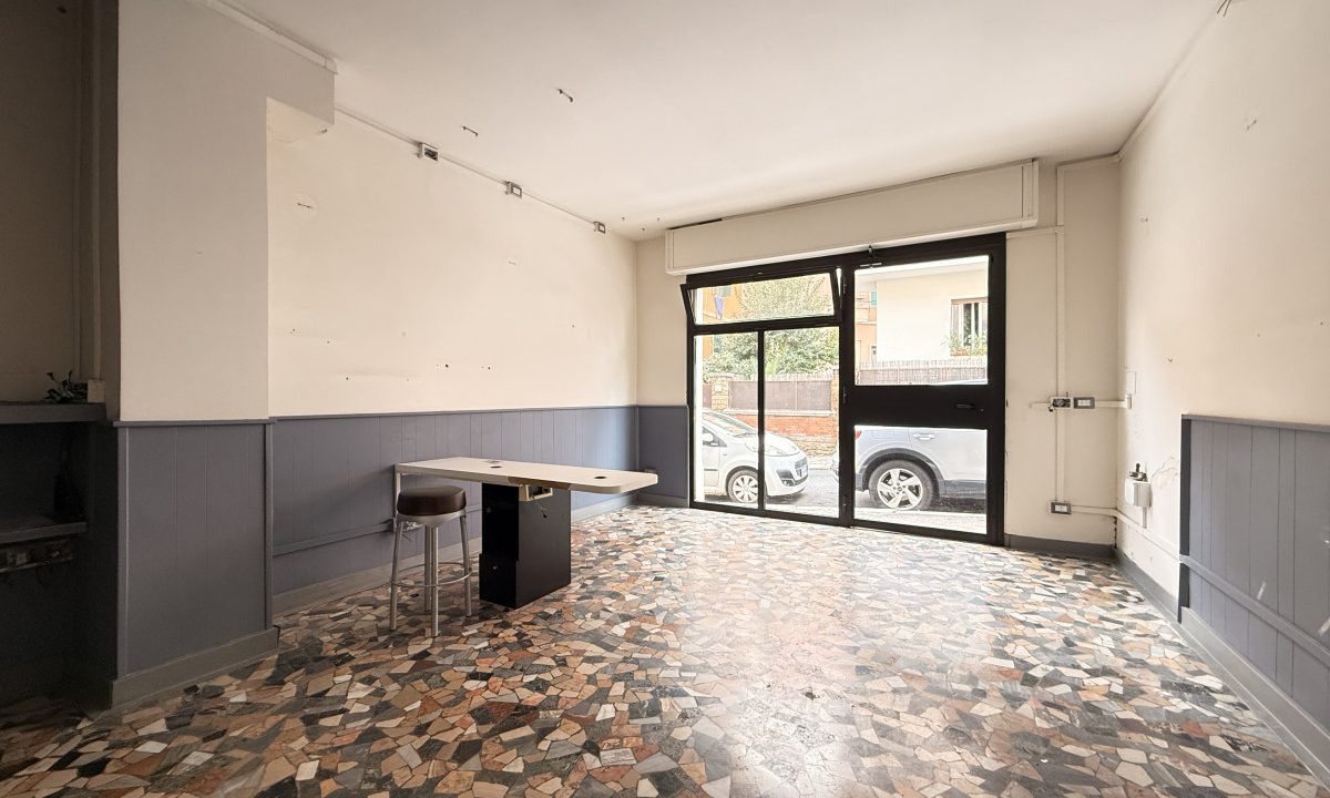 LOCALE COMMERCIALE IN AFFITTO – MONTEVERDE