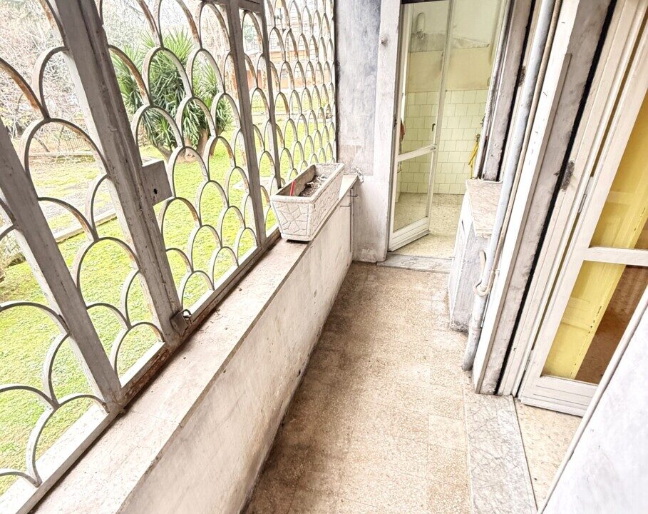 TRILOCALE IN VENDITA – VIA GIGI PEA CON CANTINA