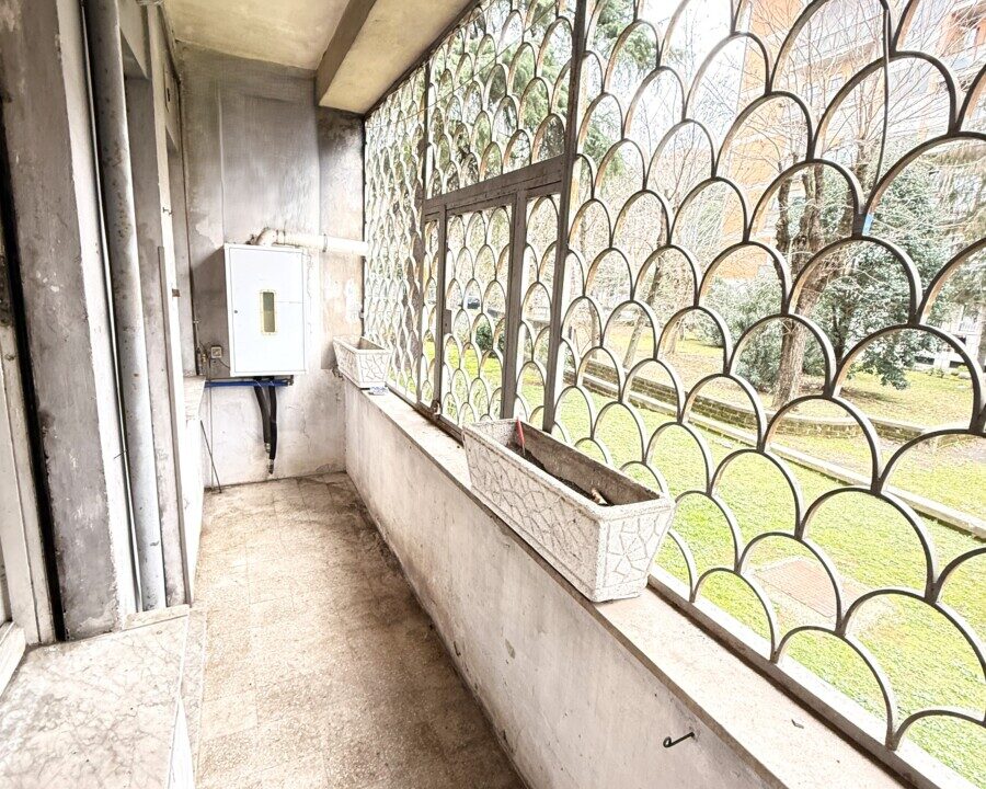 TRILOCALE IN VENDITA – VIA GIGI PEA CON CANTINA