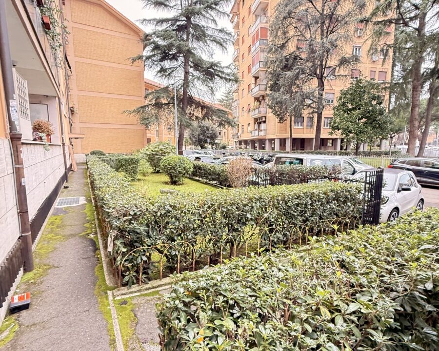 TRILOCALE IN VENDITA – VIA GIGI PEA CON CANTINA