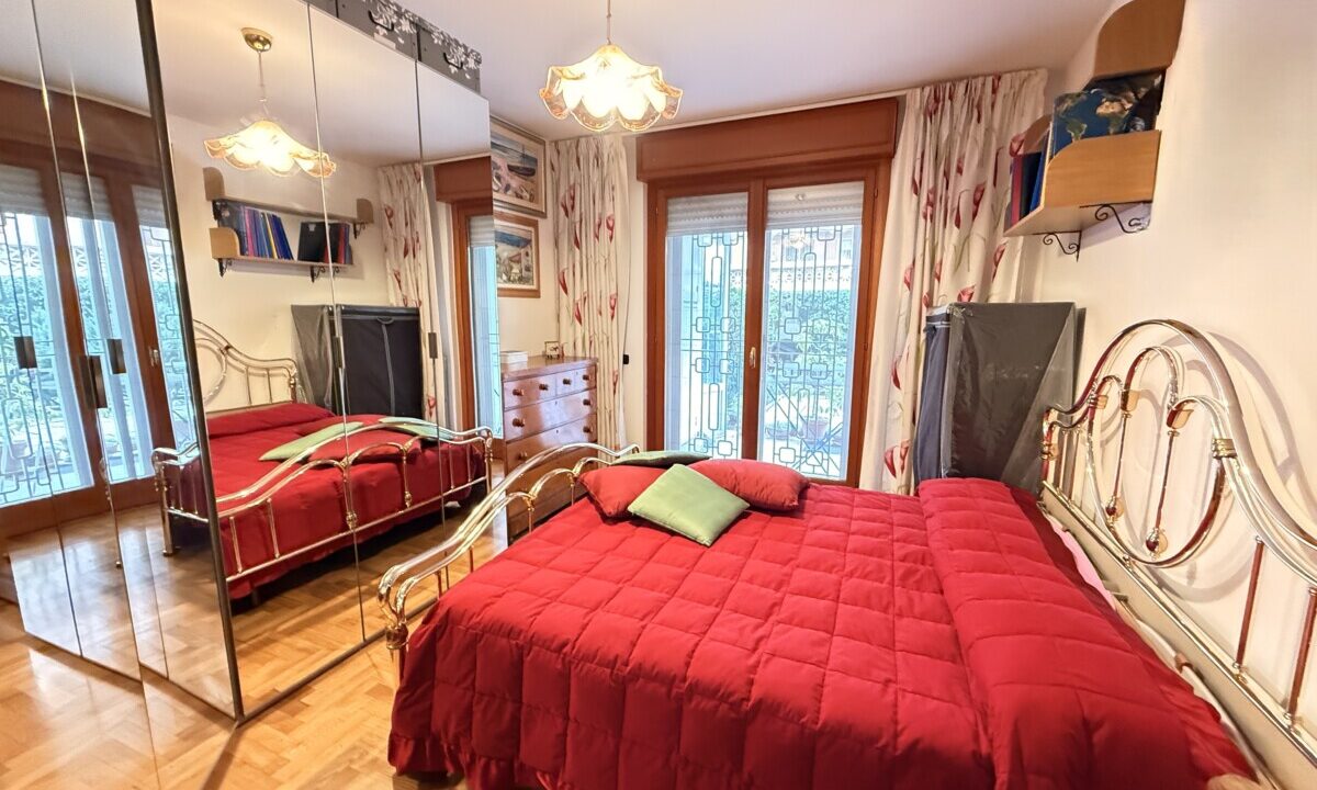 Splendido appartamento in Vendita - Via Roberto Ago con Giardino