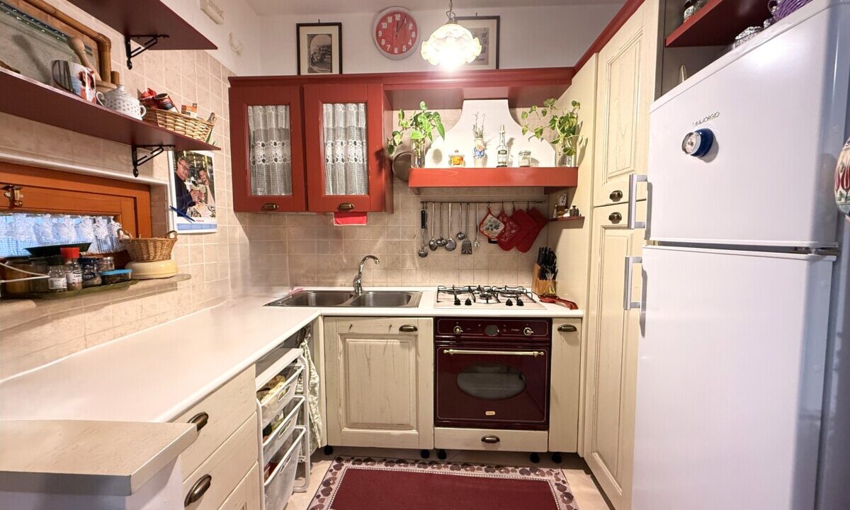 Splendido appartamento in Vendita - Via Roberto Ago con Giardino