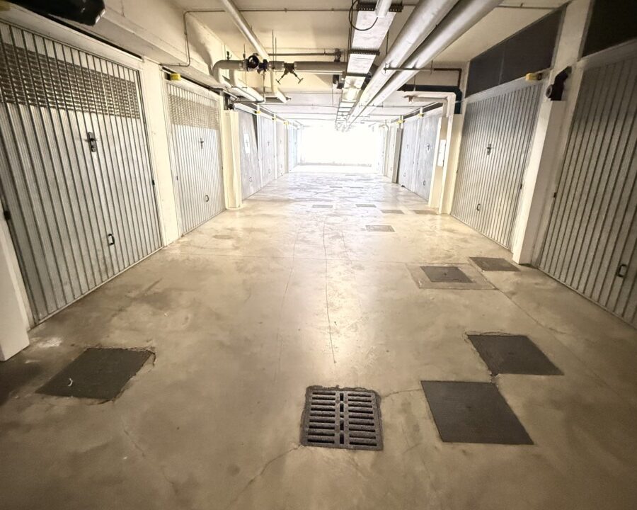 Splendido appartamento in Vendita - Via Roberto Ago con Giardino