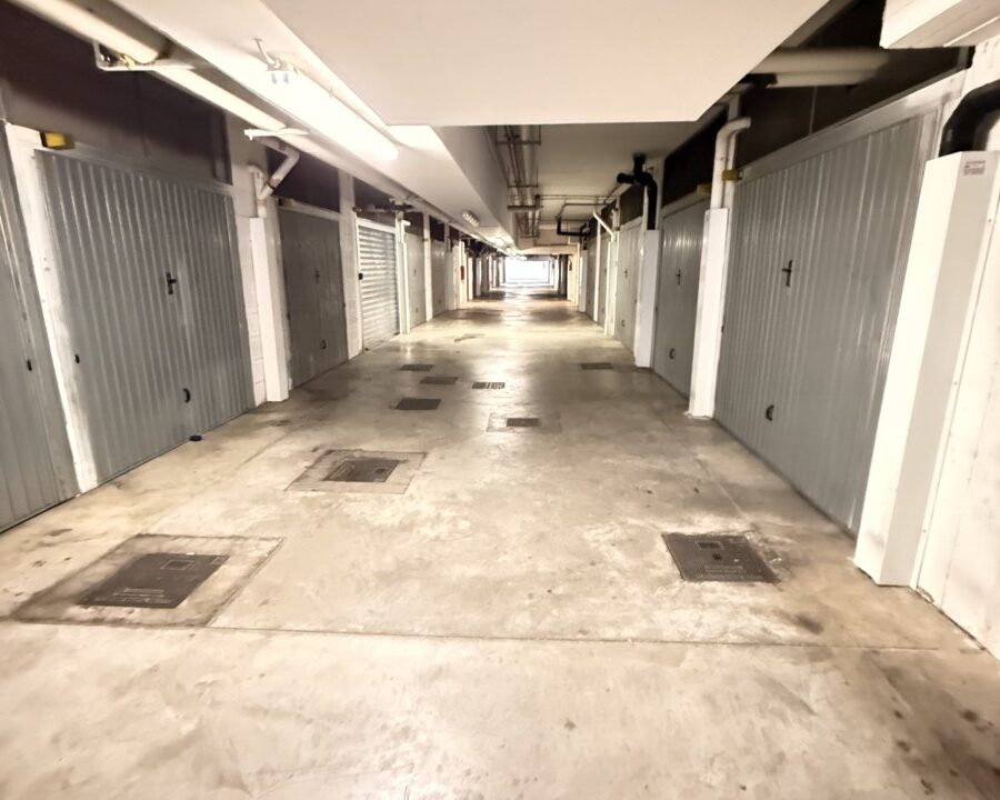 Splendido appartamento in Vendita - Via Roberto Ago con Giardino