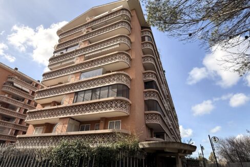 Splendido appartamento in Vendita - Via Roberto Ago con Giardino