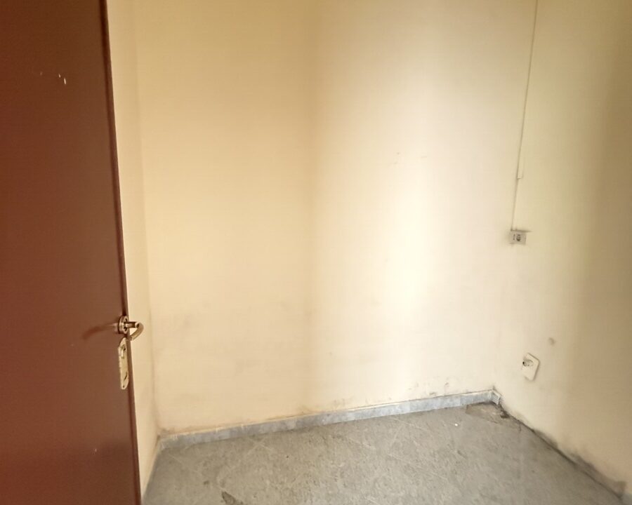 Trilocale in Vendita con Ampio Giardino e Posto Auto