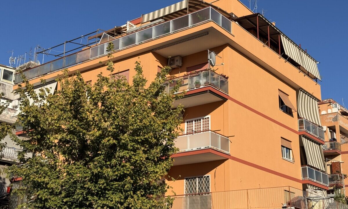 ATTICO PANORAMICO CON AMPIO TERRAZZO – Via Cardinal D’Avanzo 5