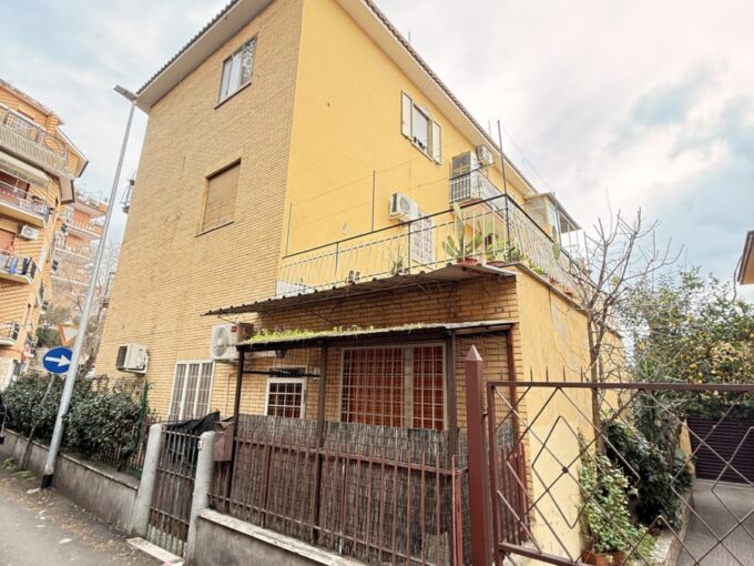 Monolocale in Vendita – Via Torrita di Siena, Zona Portuense/Trullo, Roma