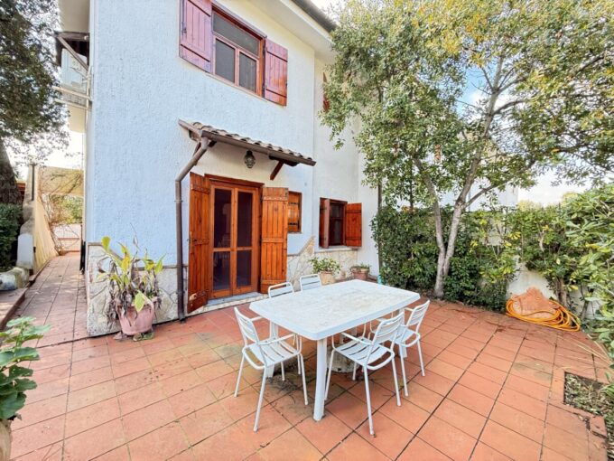 Villino a Schiera con vista mare – Riva dei Greci, Salto di Fondi