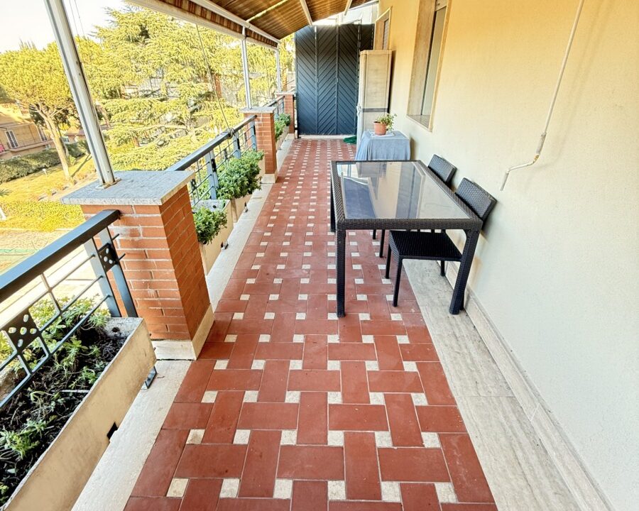 Appartamento in comprensorio con piscina Via dei Gonzaga 114