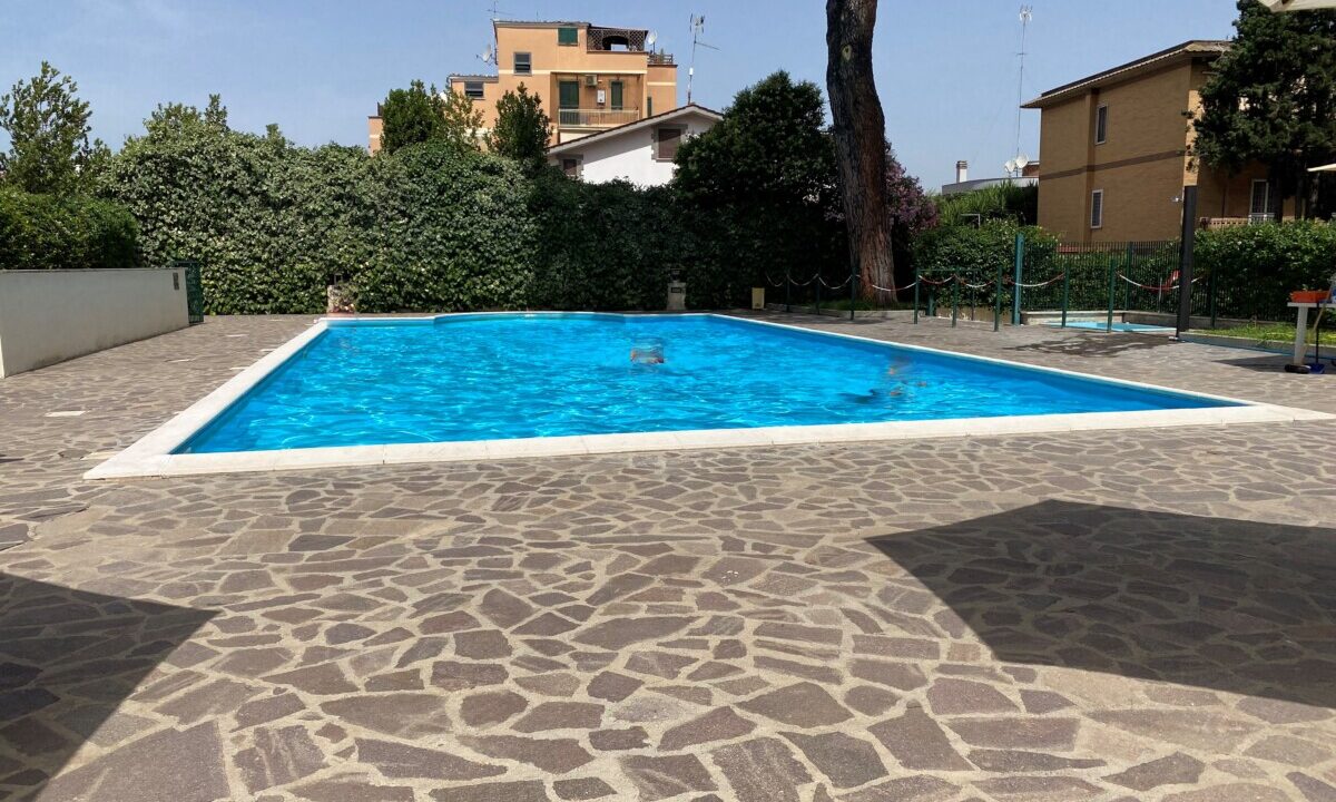 Appartamento in comprensorio con piscina Via dei Gonzaga 114