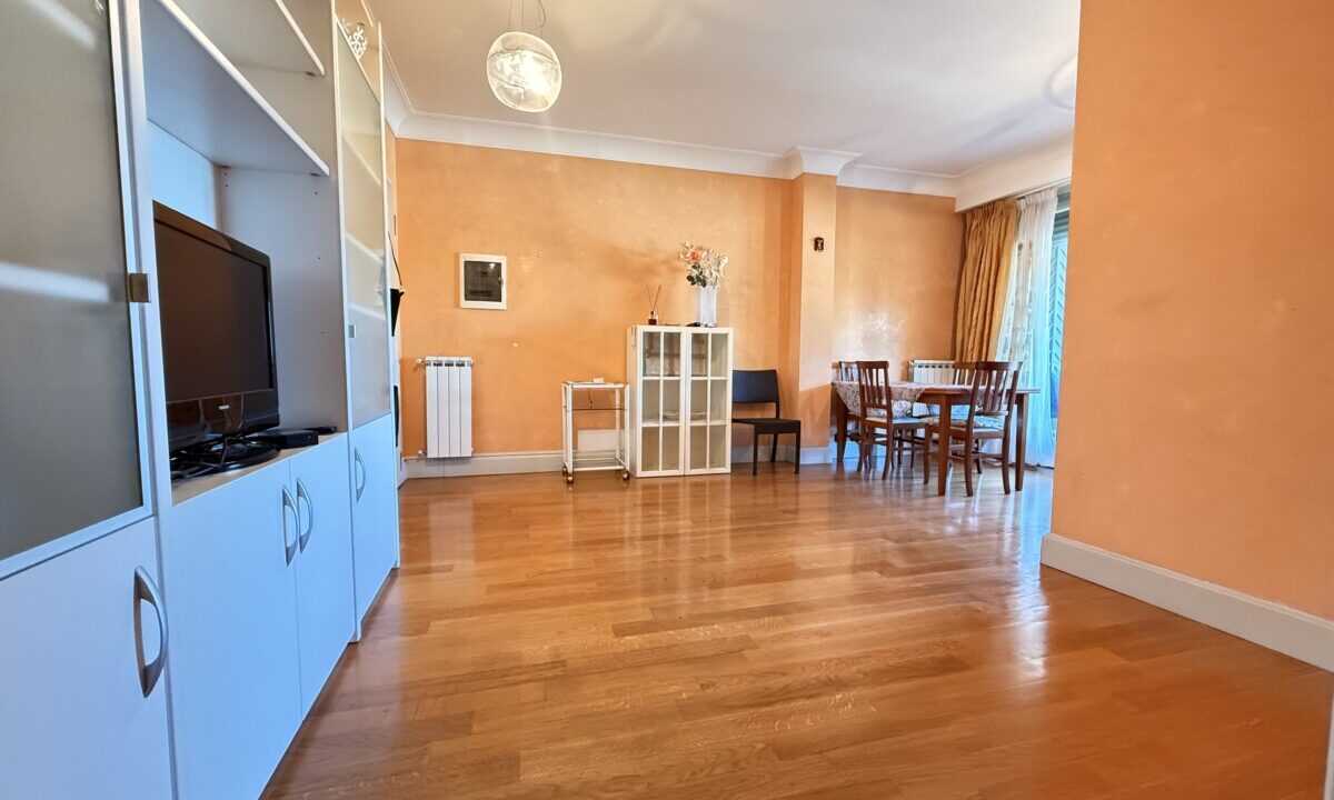 Appartamento in comprensorio con piscina Via dei Gonzaga 114