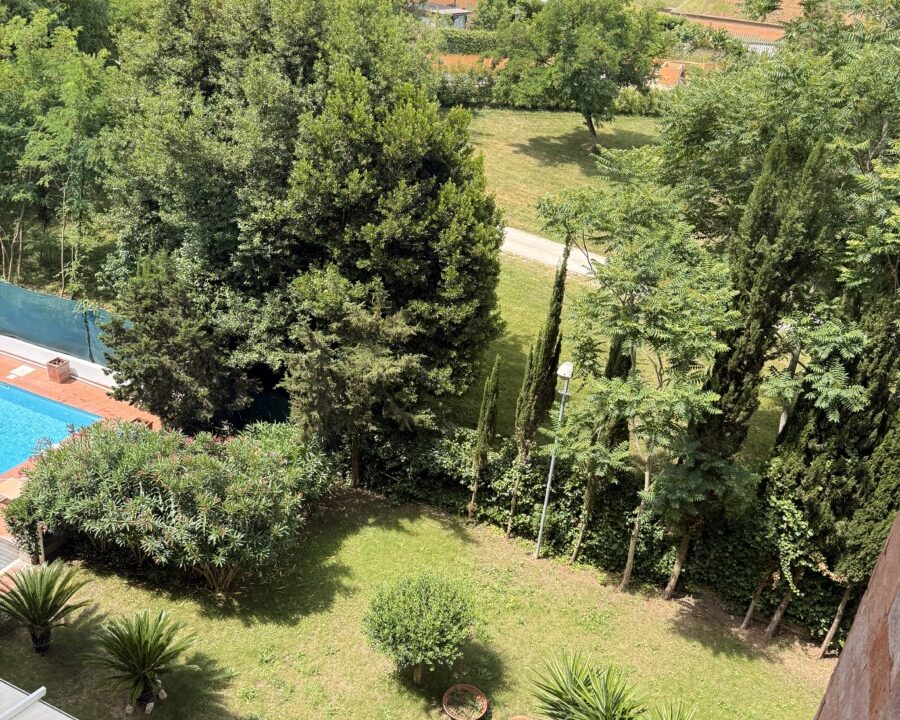 Bilocale Panoramico in Residence Esclusivo con Piscina – Aurelia Antica