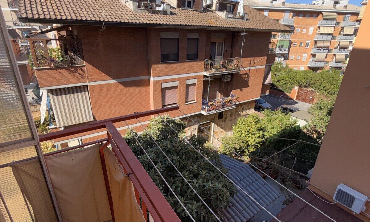 Bilocale Ristrutturato in Vendita Via Attaliana Roma